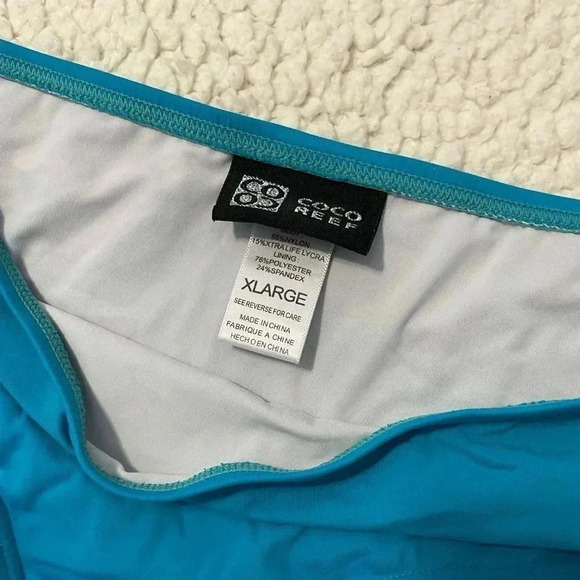 Coco Reef Tropical 5-way bikini top with matching side draw string bottoms - Picture 4 of 5